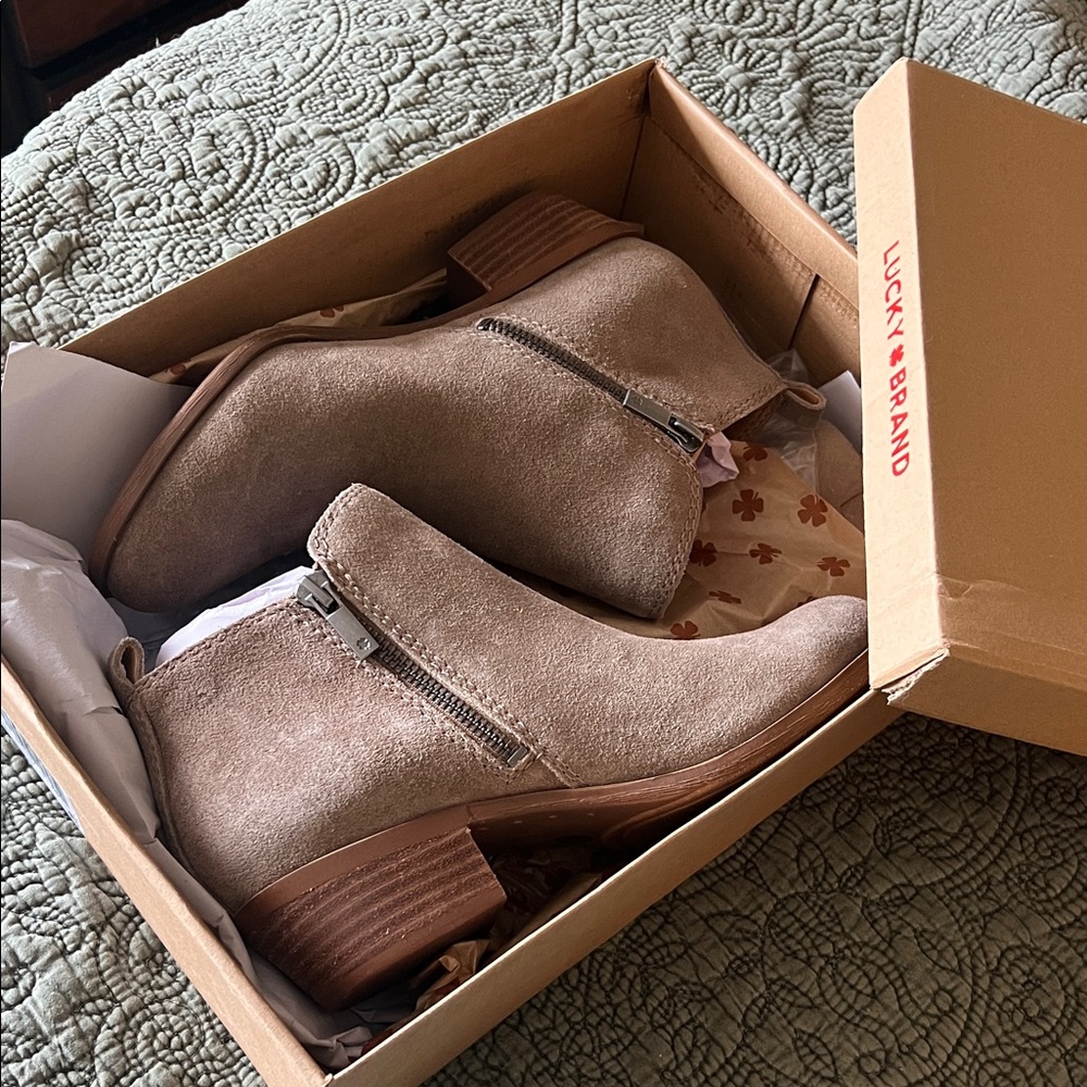 Lucky Brand Women's Basel Suede Boots Bootie Ankle NIB 8